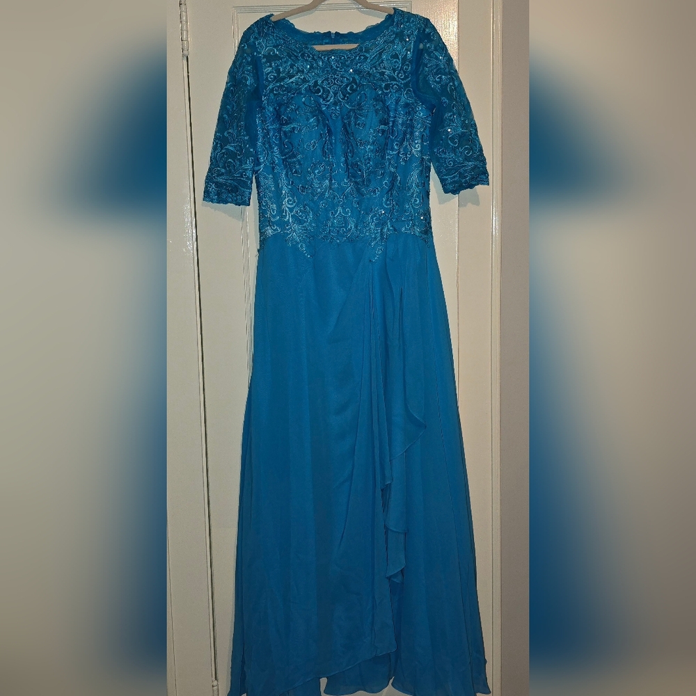 Chic Long Sleeve Blue Lace Dress